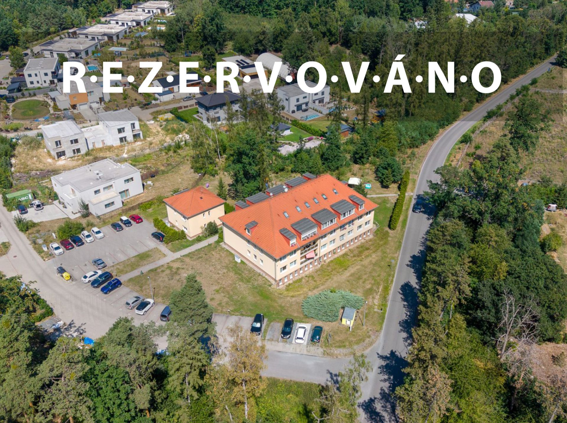 Prodej bytu 3 kk, parkovací stání a sklep - Unhošť Čeperka