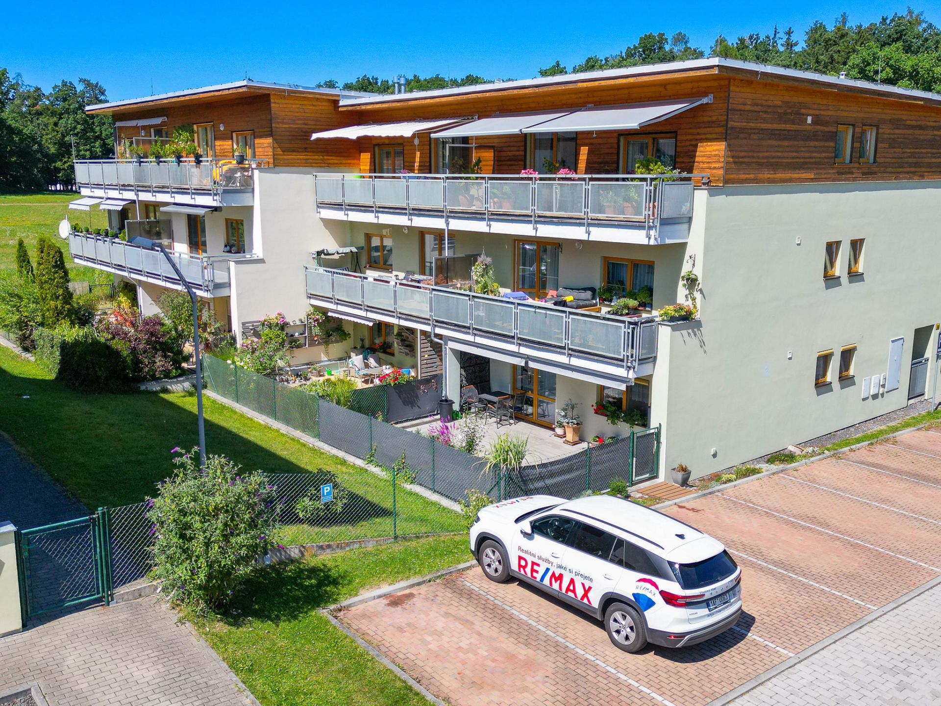 Prodej bytu 3+kk s balkonem, parkovacím stáním a sklepem – Písek, Hradiště