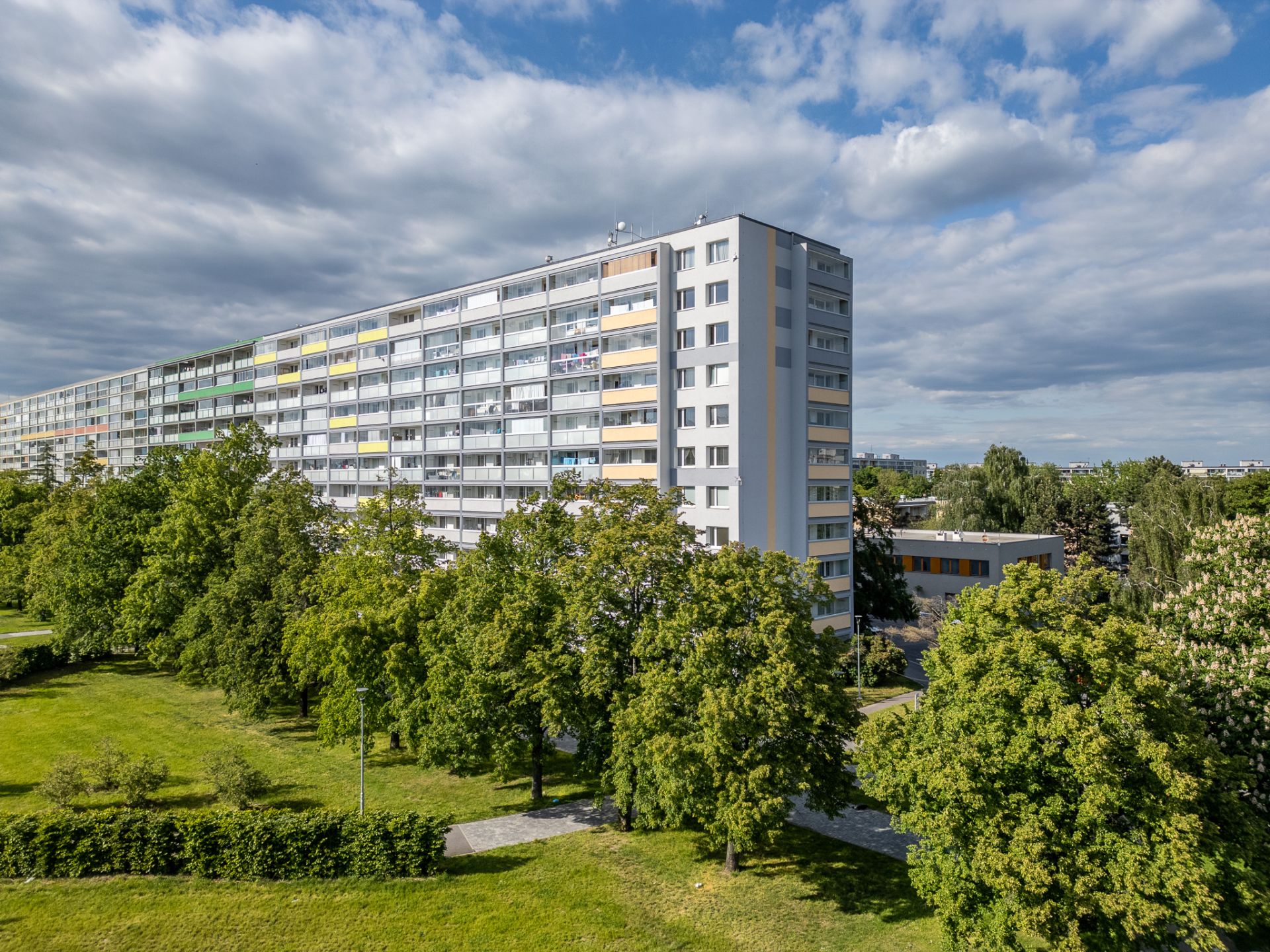 Prodej světlého bytu 3+1 v osobním vlastnictví 72 m² + lodžie 7m², P9 - Střížkov