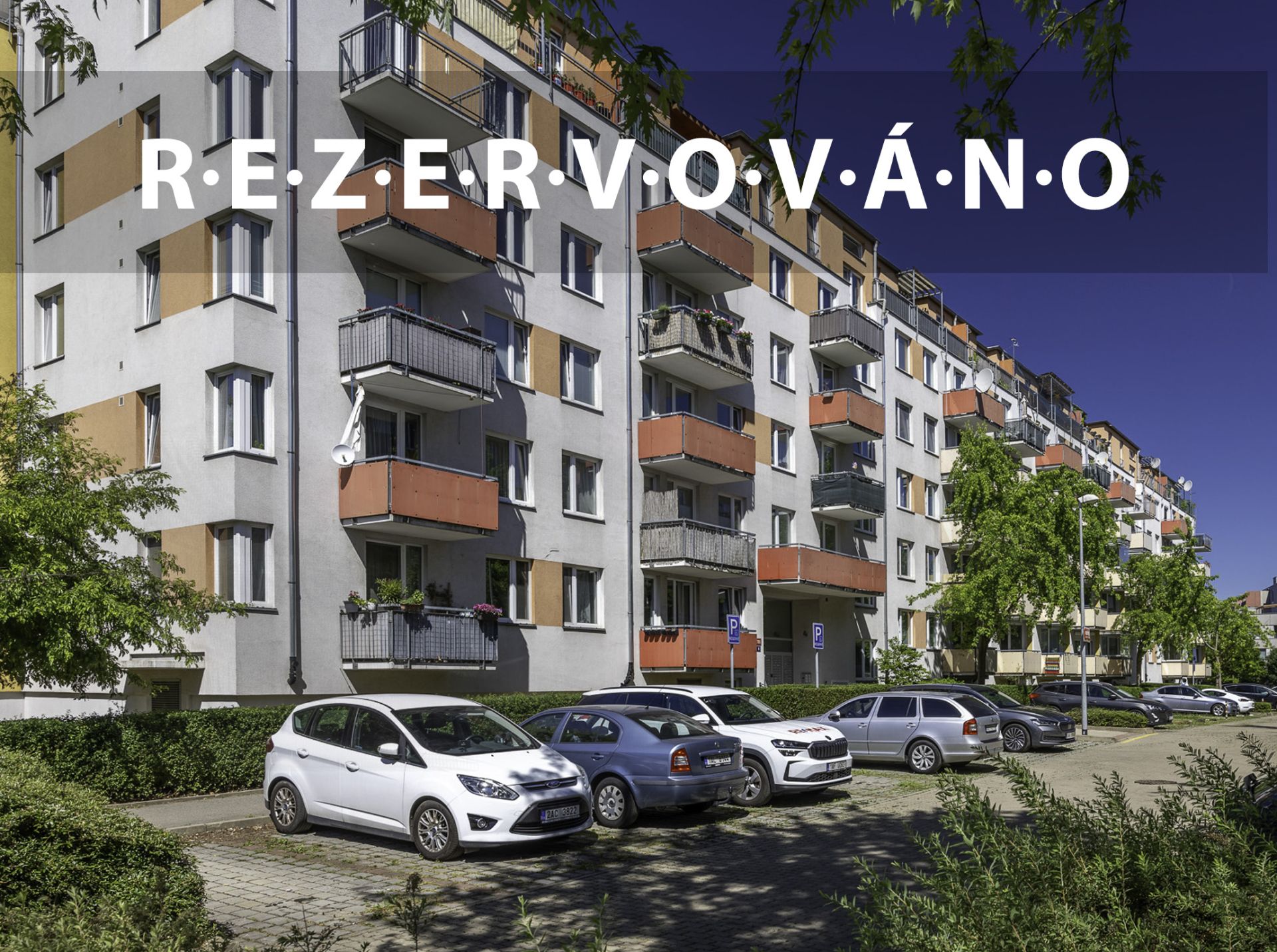 Prodej bytu 2+kk s terasou, sklepem a  parkovacím stáním  – Praha Letňany